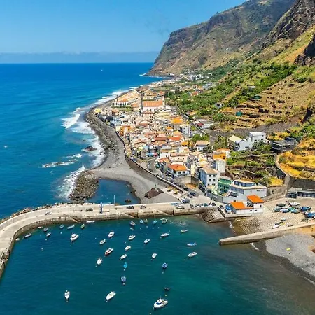 Yellowwave By Clubprometheus - Boutique & Surf Retreat * Paul do Mar (Madeira)