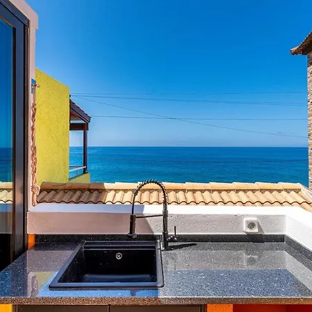 Yellowwave By Clubprometheus - Boutique & Surf Retreat Casa vacanze Paul do Mar (Madeira)